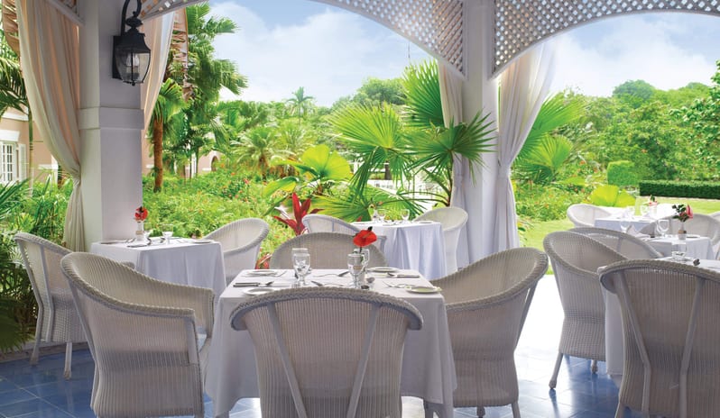 Couples Sans Souci-Palazzina Restaurant_2_113